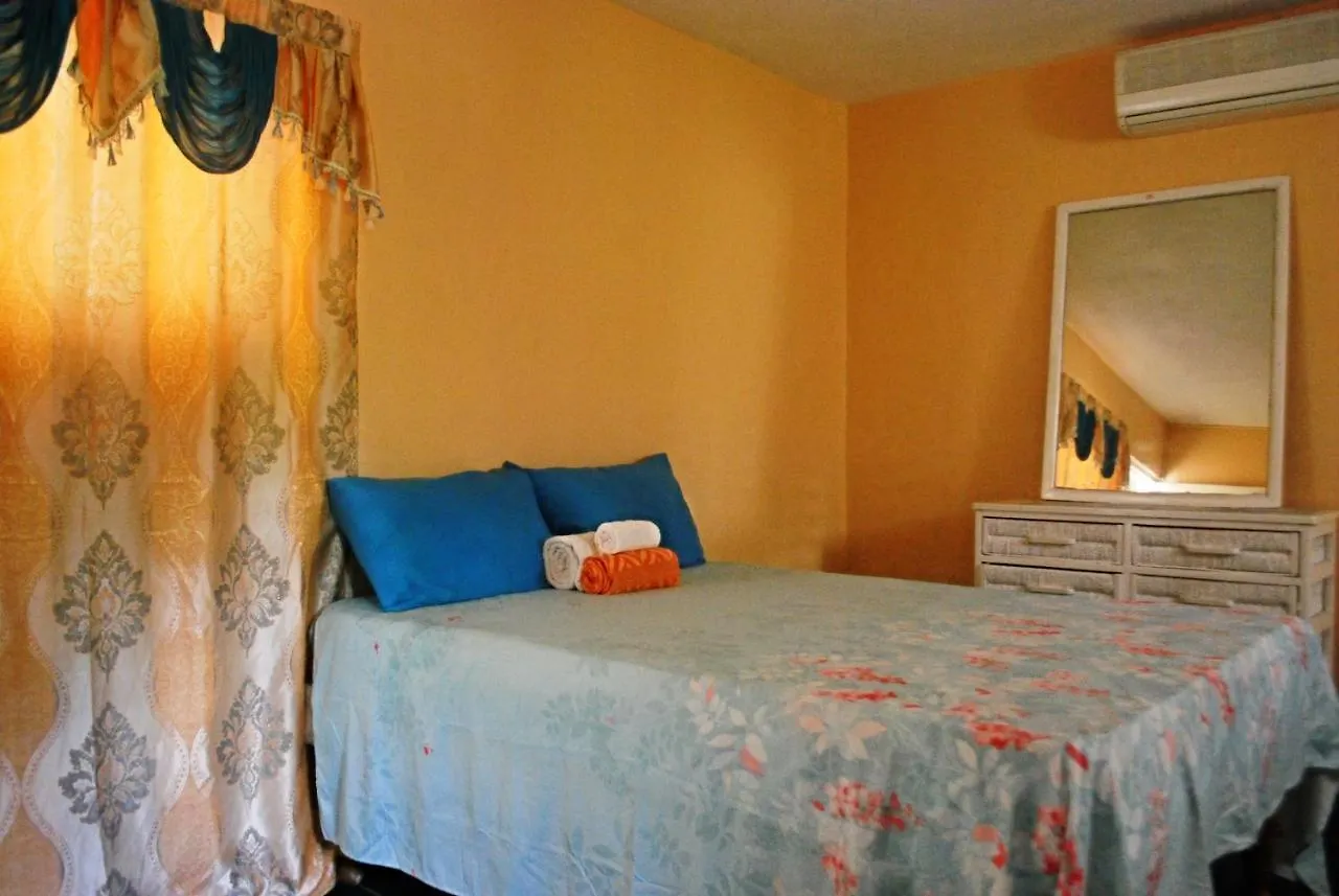 Guest house Cozy And Affordable Hotel Ocho Rios