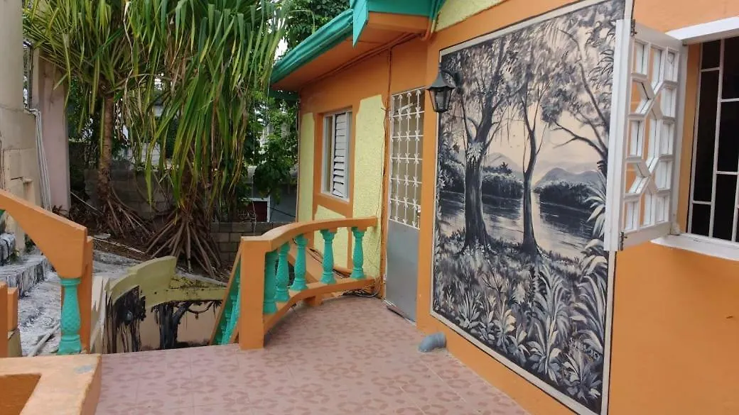 Cozy And Affordable Hotel Ocho Rios Guest house