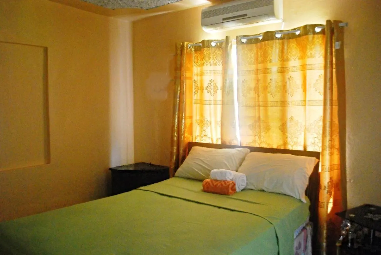 Guest house Cozy And Affordable Hotel Ocho Rios Jamaica